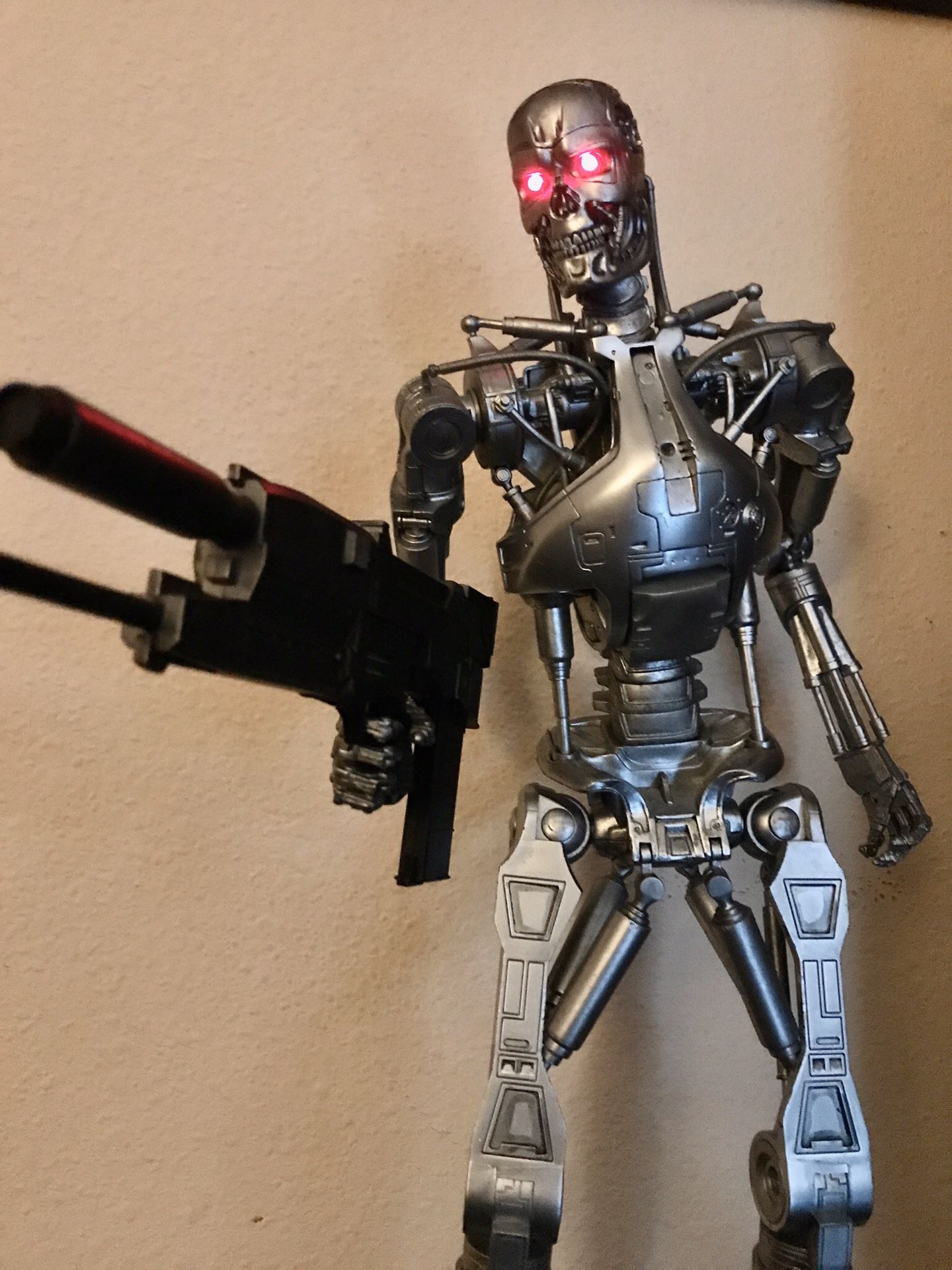 NECA 18-inch 1/4 Scale Terminator T800 Endoskeleton Action Figure
