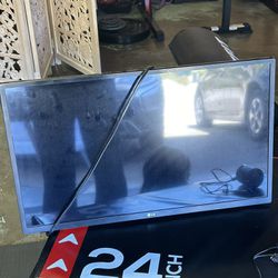 13ish inch Tv with remote
