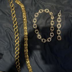 Costume jewelry and choker Necklaces