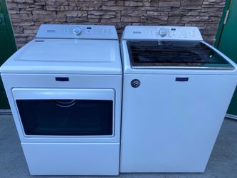 Maytag XXL Washer and Gas Dryer Set