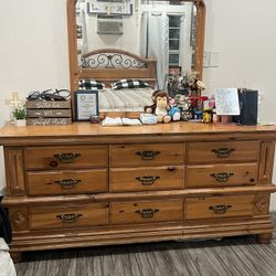 Bedroom set All Solid  Wood 