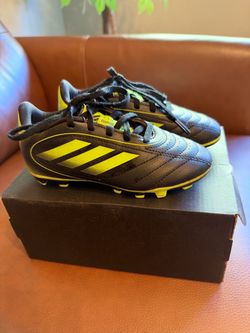 Soccer cleats size 12