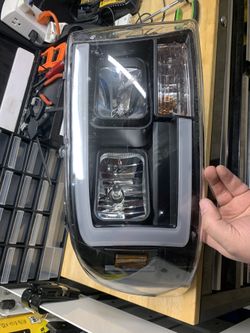 97-04 Dodge Dakota/ Durango Headlight