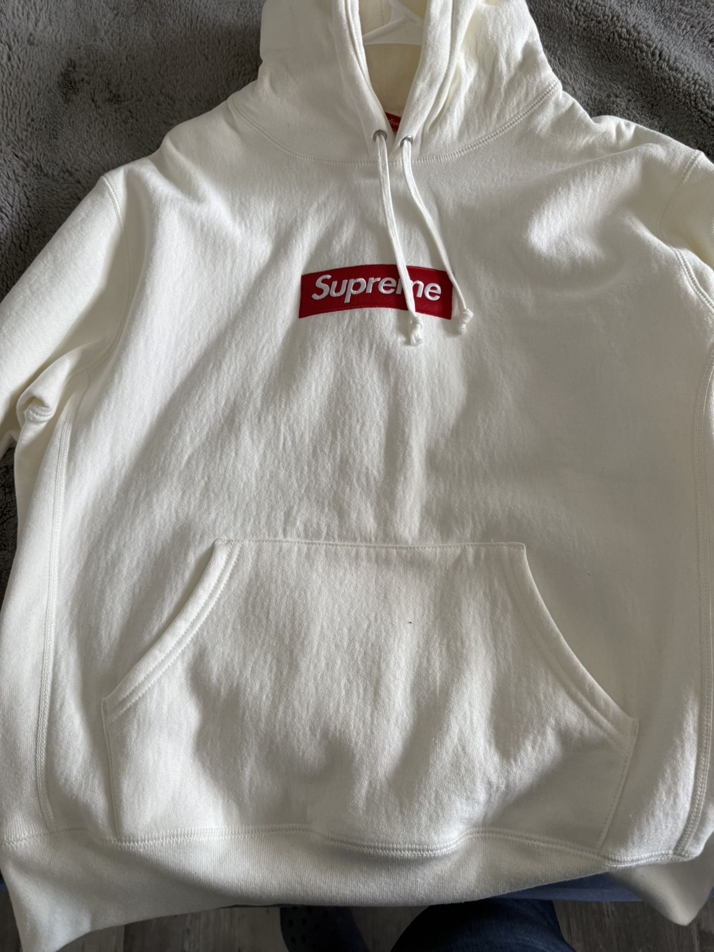Brand New Supreme Hoodie (M)