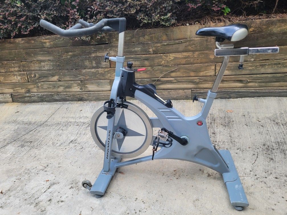 Schwinn Evolution Indoor Stationary Bike + Garmin Gen3 BSCM