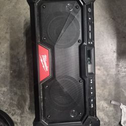 Milwaukee Job Site Radio