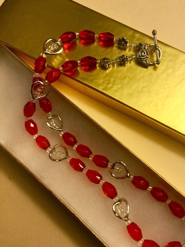 Heart to Heart 💜♥️❤️ Red Chrystal and pretty glass beads with silver hearts necklace / Fine Fashion jewelry beads and Rose toggle clasp
