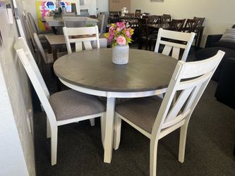 Round Dining Table Set with 4 Chairs