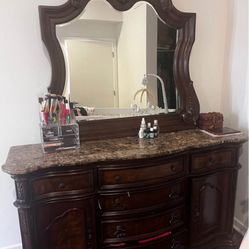 5 Piece Cal King Bedroom Set