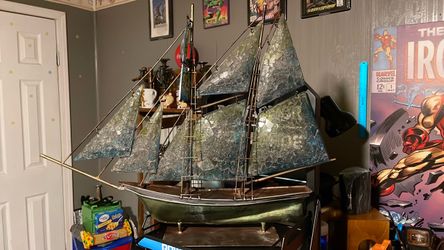 Tin sail ship