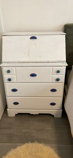 Desk/Desk