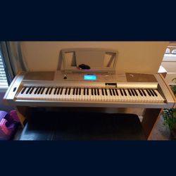 Yamaha DGX 500