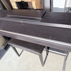 Yamaha Arius YDP-162 Digital Piano with Bench