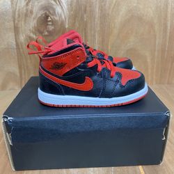 Jordan 1 Mid Size 7c Brand New