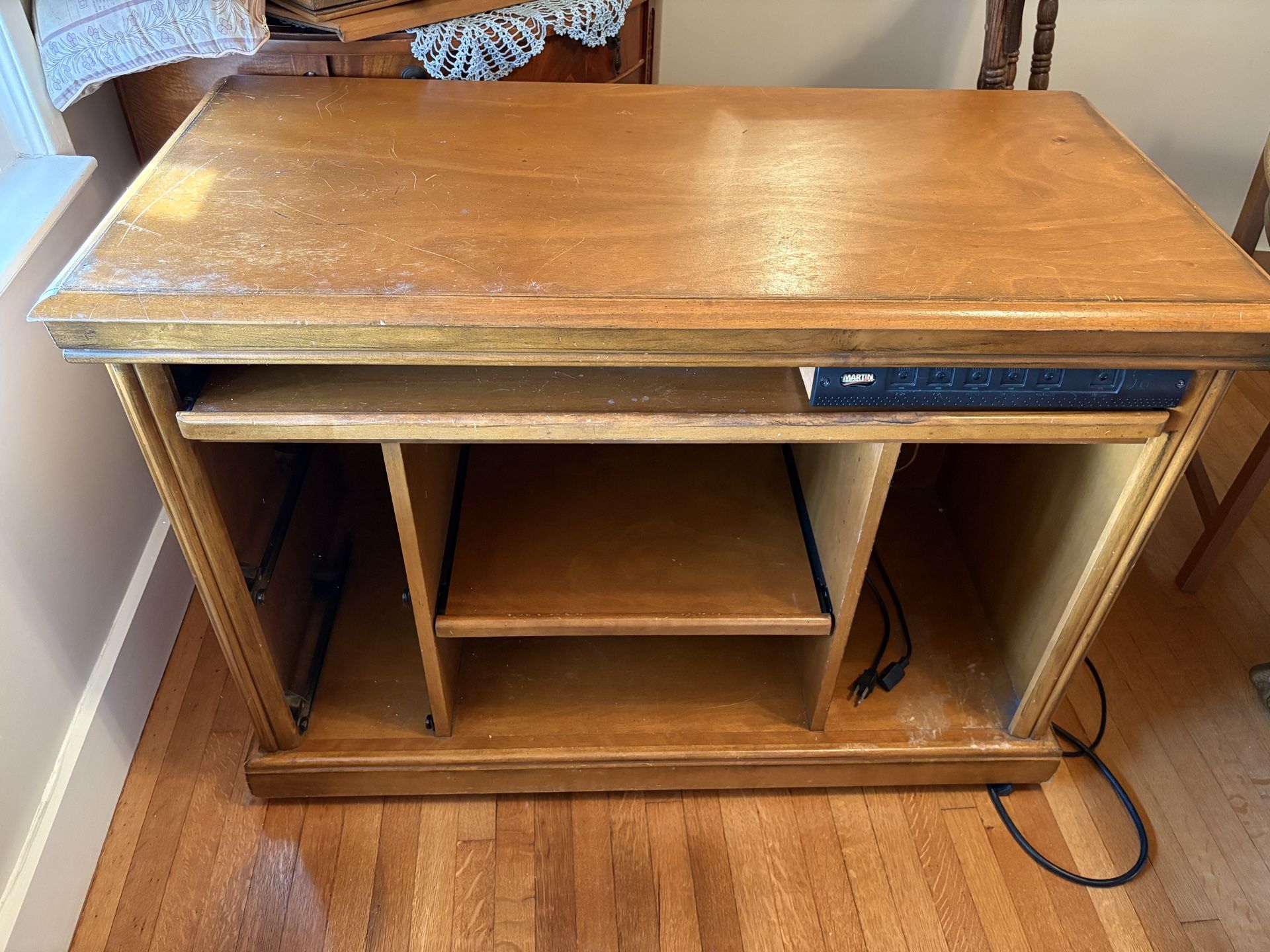 Wooden Desk-Pick up Only $50 OBO