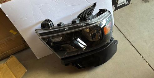 Driver side headligt ram 1500 19-25