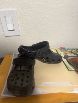 crocs