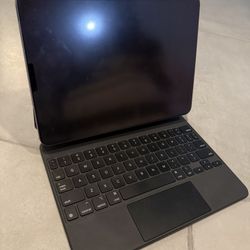 iPad Air 4 + Magic Keyboard