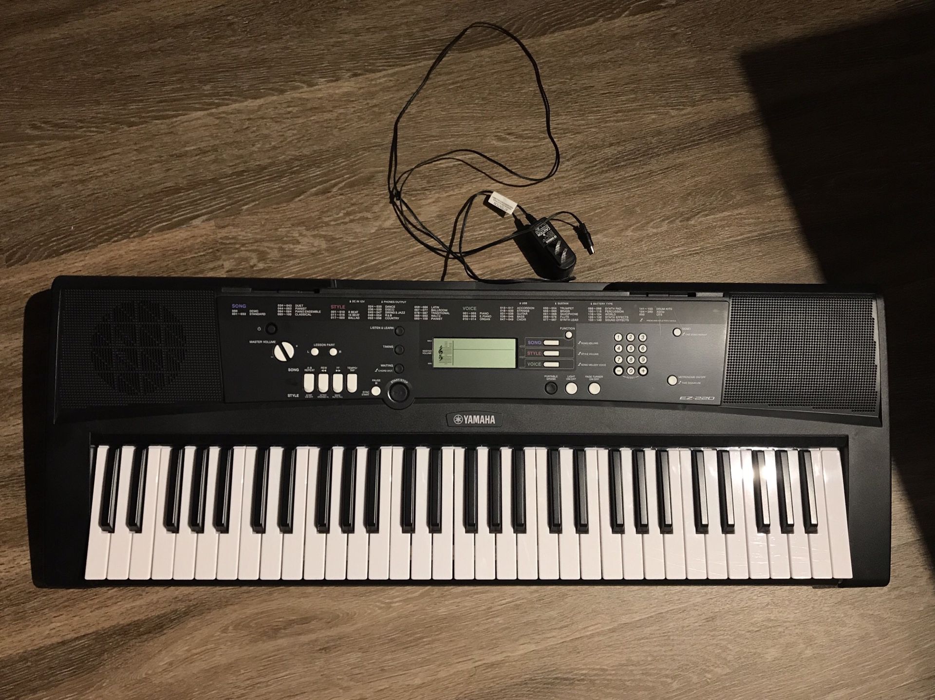 Yamaha EZ220 Electrical Piano