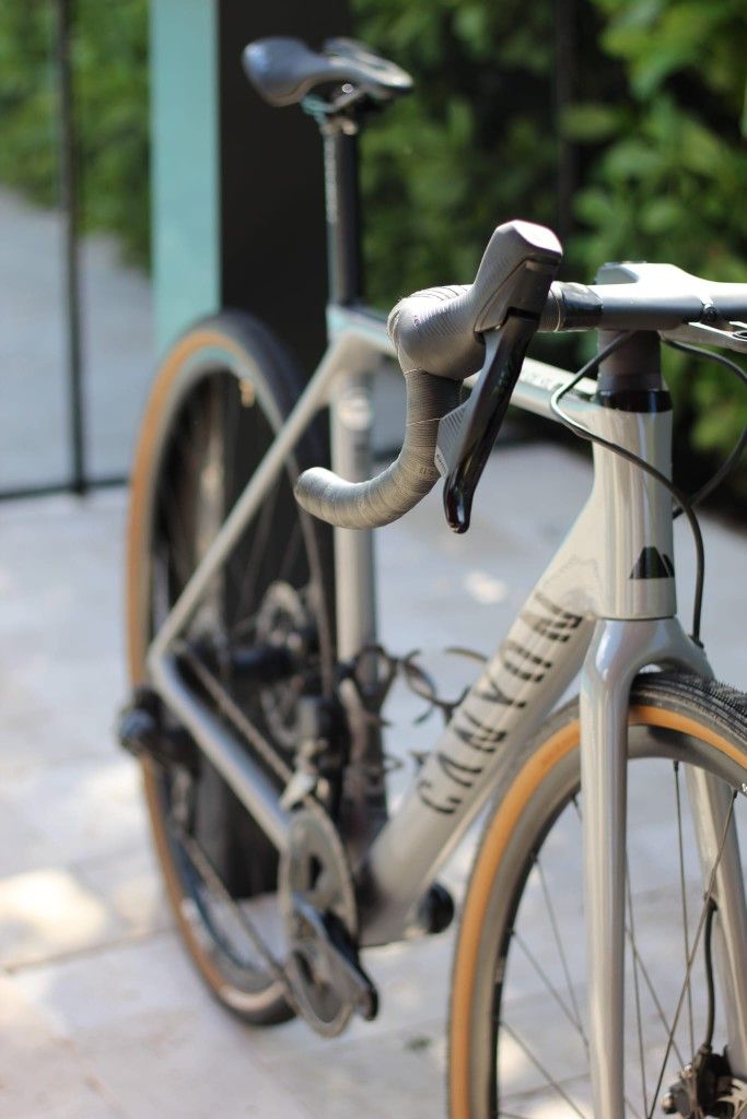 Canyon Ultimate Medium Road Bike Sram Etap.