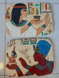 2 figures Egyptian
