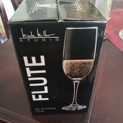 New Nicole Hiller Set Of 4 Glass Flutes