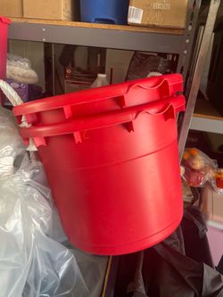 Red tubs