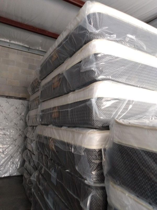 💤💤💤 ENORMOUS ORTHOPEDIC FIRM MATTRESS SET LIQUIDATION SALE💤💤💤