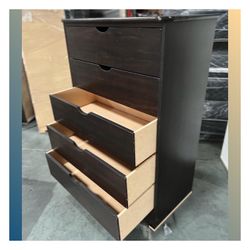 5 drawers dresser / Five drawers dresser
