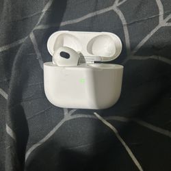 apple airpod gen 3 (read Description)