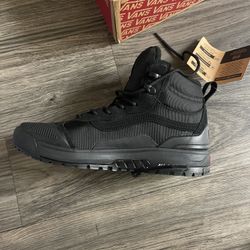 Vans WMNS Ultrarange Exo Black/Black Sneakers MTE Boots 