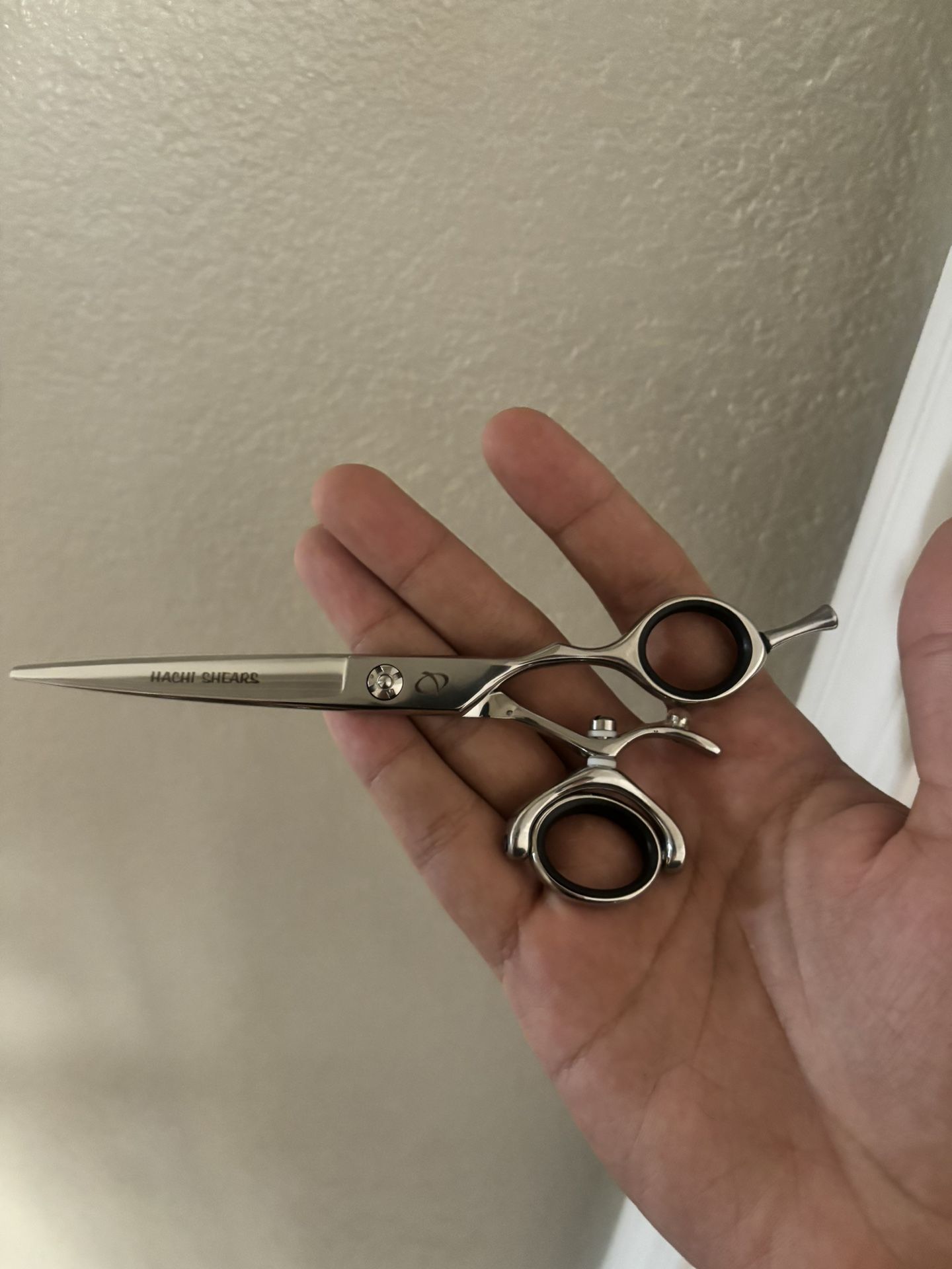 Hachi Shears Swivel