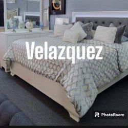 ✅️✅️4 pc  Lyssa White finish wood queen LED bedroom set (Mattress not included)