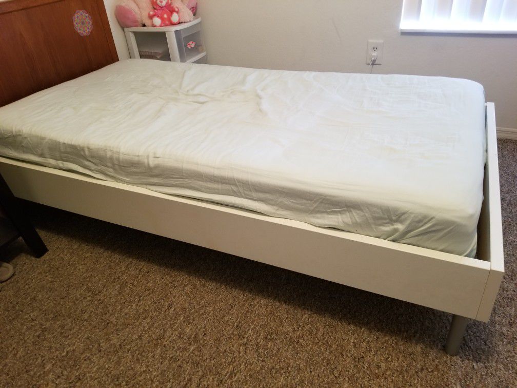 Twin bed and mattress free