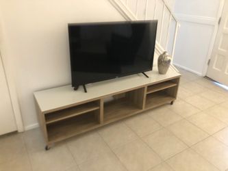 50” TCL 4K tv and tv stand