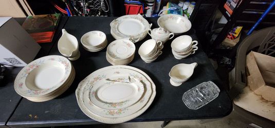 Vintage Homer Laughlin Eggshell Georgian China Set – 1940s