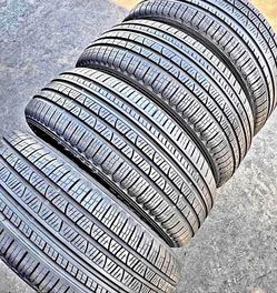 275/45/20 PIRELI Tires con 70% de vida las