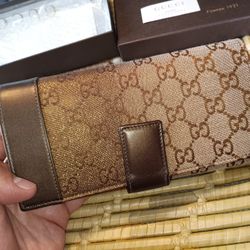 GUCCI

Beige Metallic GG Canvas Heart-Bit Continental Wallet

