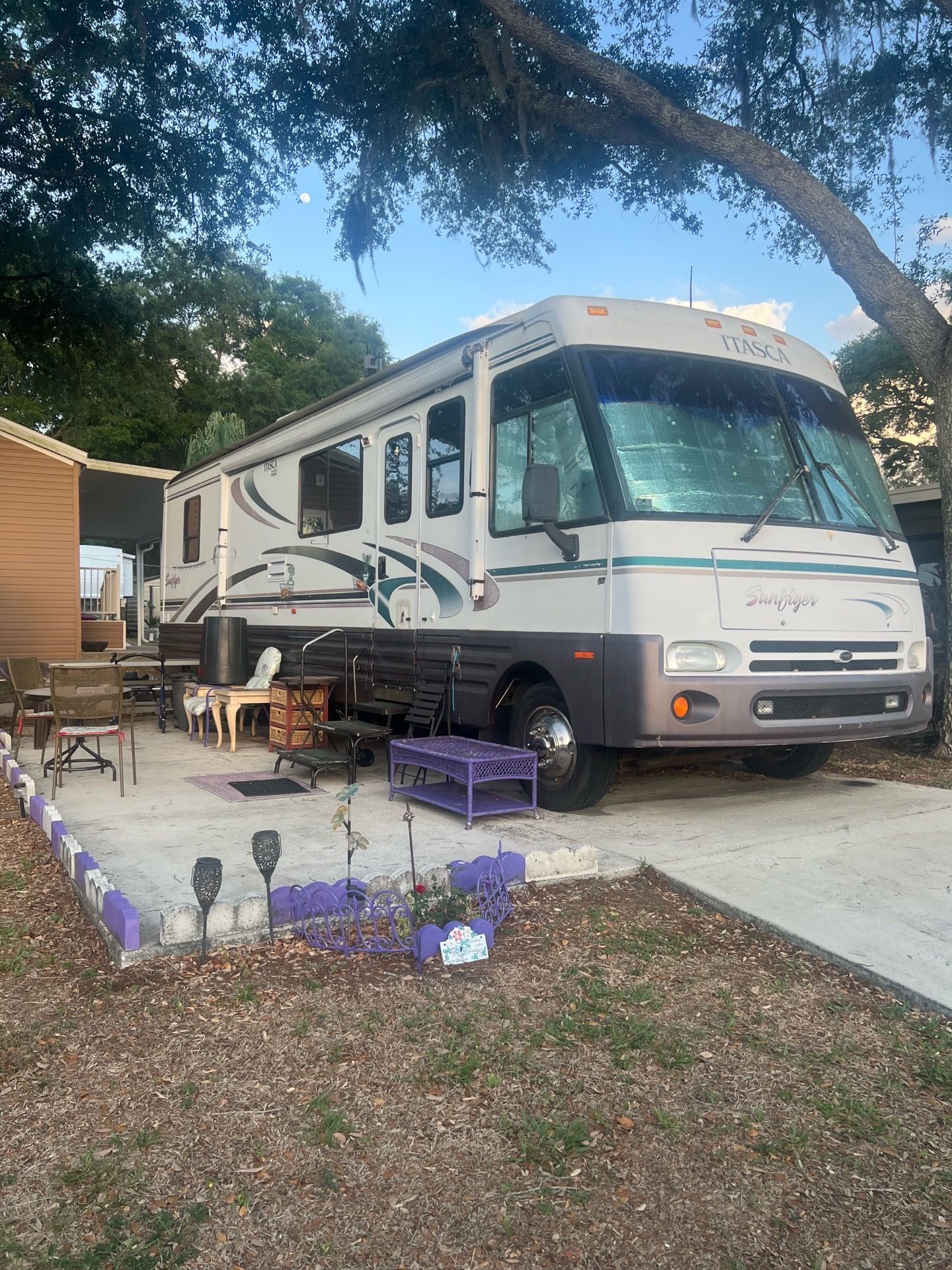 1999 Winnebago Sunflyer 37 Foot