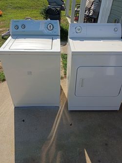 Whirlpool washer and dryer set 250$