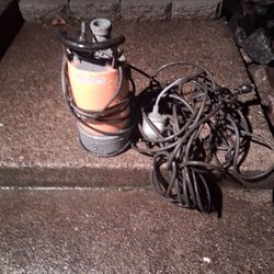 Submersible water pump