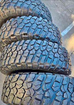 255 75 17 Bfgoodrich  tires Con 80% de Vida Las 4🚀🚀🚀🚀