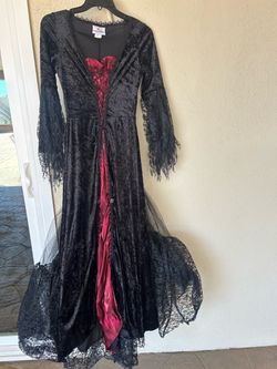 Women Gothic Vampire Costume Medium