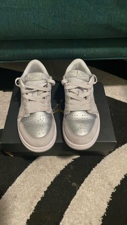 1y Jordan Retro 1 Low