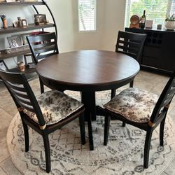Dining room Table And Chairs