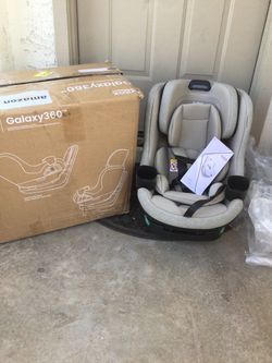 NEW! Britax Galaxy 360 rotating convertible car seat
