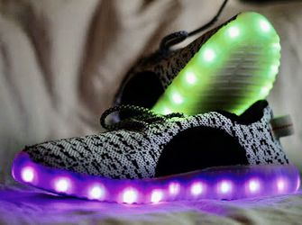 Bright LED shoes (SIZE 7)