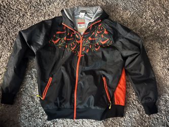 BRAND NEW NIKE GO THE EXTRA SMILE JACKET LARGE $70