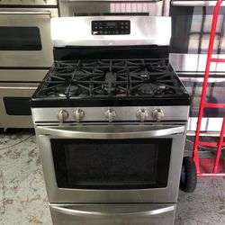 Kenmore Gas Stove 30” Wide In Stainless Steel With 5 Burners And Heavy Duty Grill 