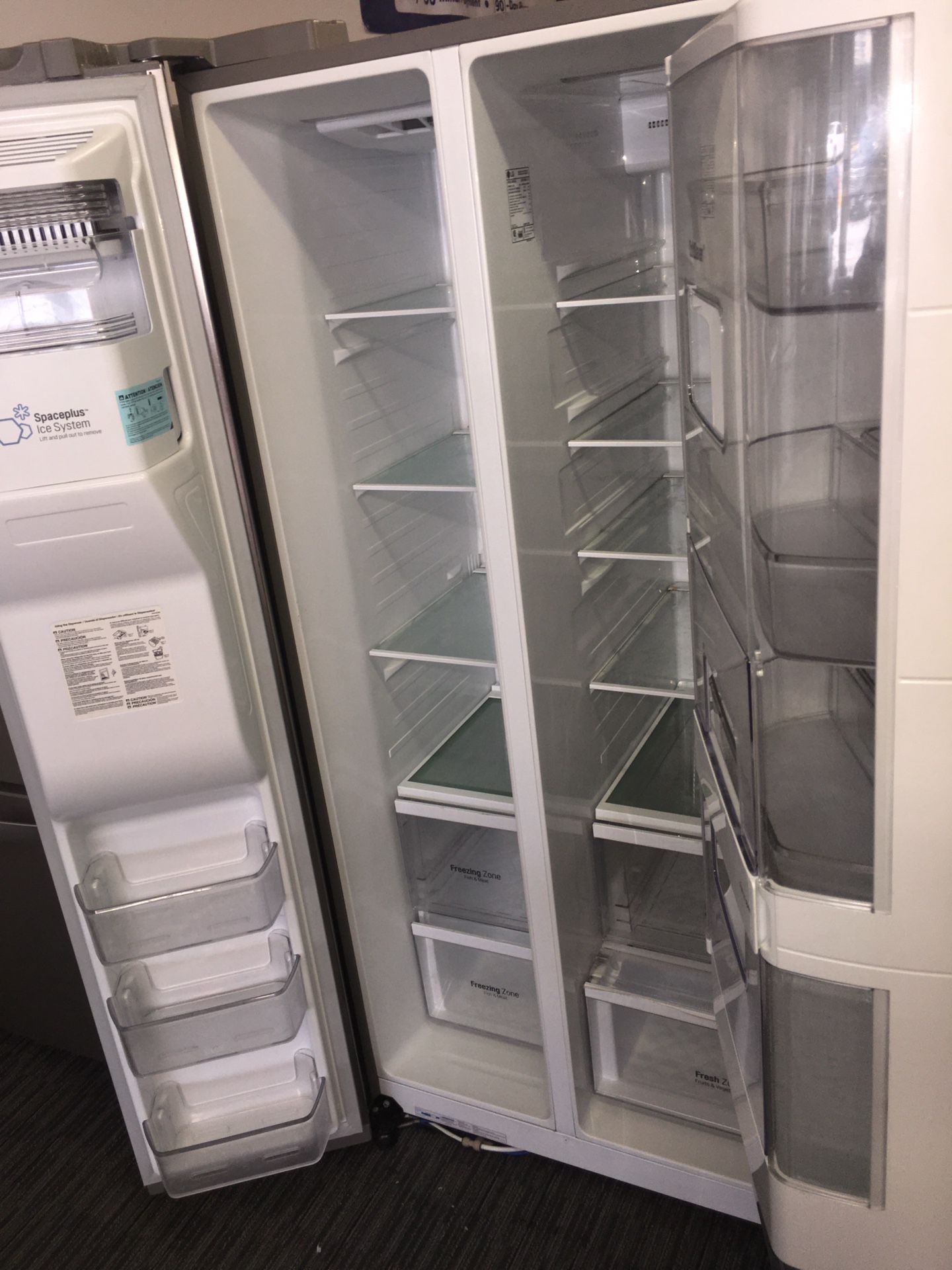 LG Side by Side Refrigerator Scraches Dent With Warranty No Credit Needed Just $79 The Down Payment Cash Price $899